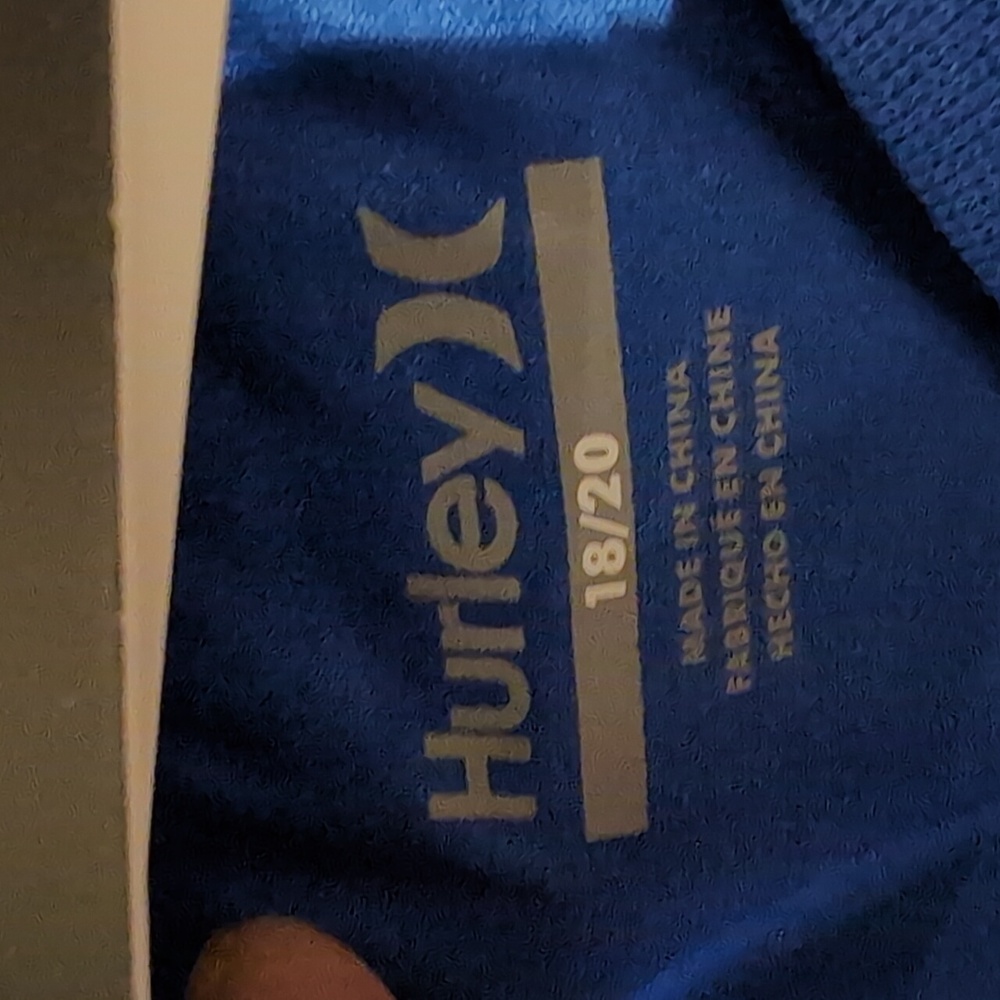 Youth 18/20: Hurley 2 pack T shirts - Picture 5 of 6